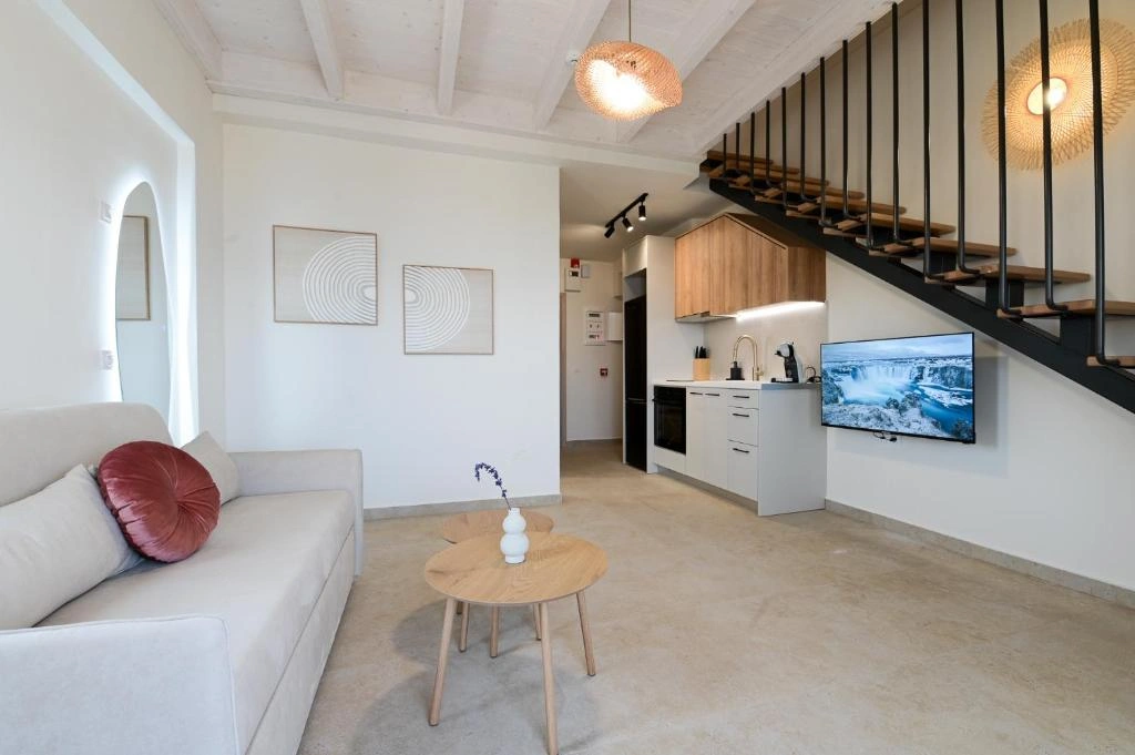 Suite 6 - Gallery 18